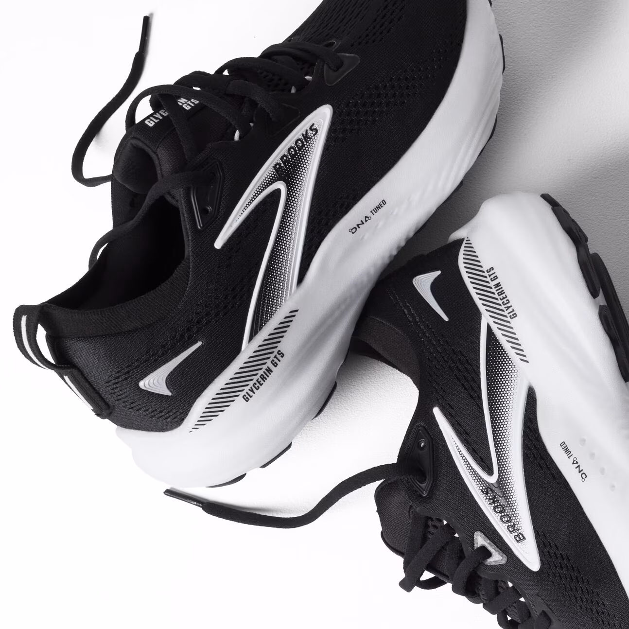 110446-090-y-glycerin-gts-22-mens-supportive-cushion-road-running-shoe